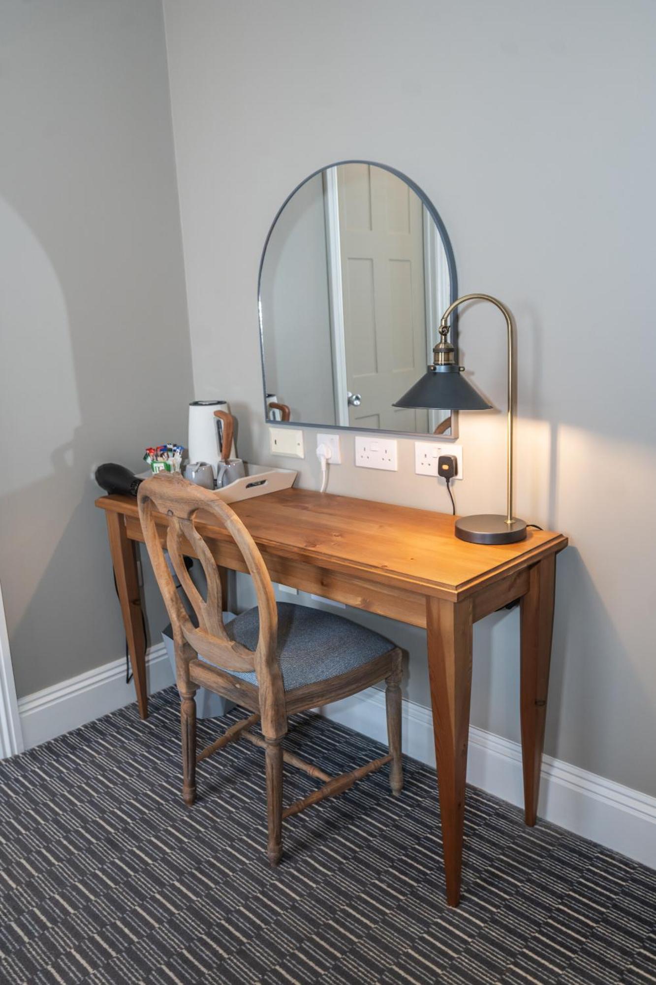 The Lazy Goose - Coffee House & Bedrooms Claypits Room photo