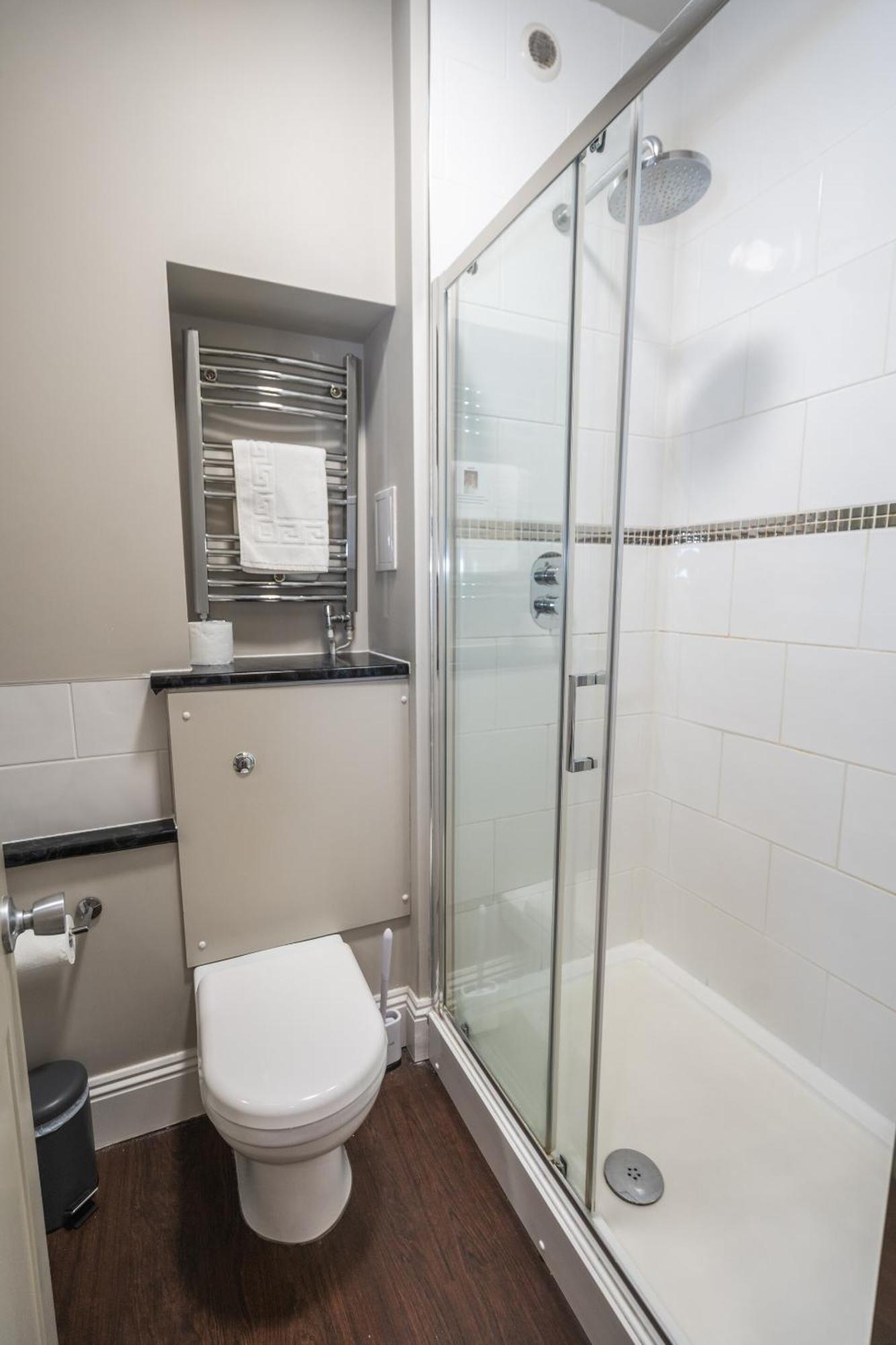 The Lazy Goose - Coffee House & Bedrooms Claypits Room photo